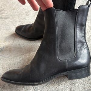 Gucci Black Chelsea Boots Authentic